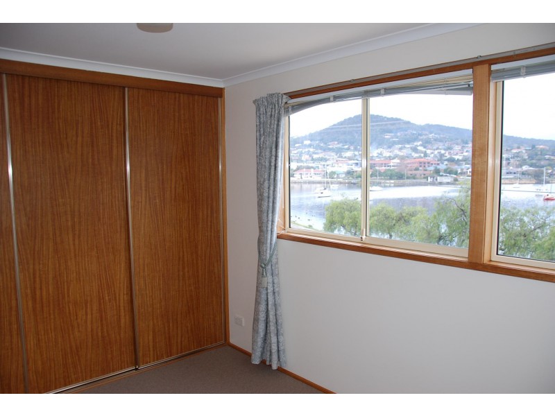 7  Esplanade, Lindisfarne TAS 7015