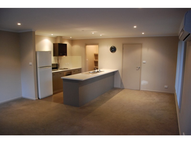 2/5 Erebus Street, Warrane TAS 7018