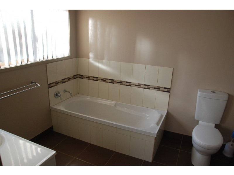 2/5 Erebus Street, Warrane TAS 7018