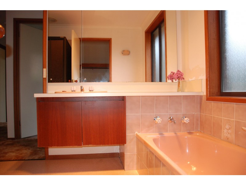 43 Redwood  Road, Kingston TAS 7050