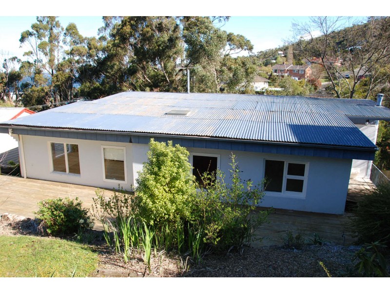 7 Churchill  Road, Taroona TAS 7053