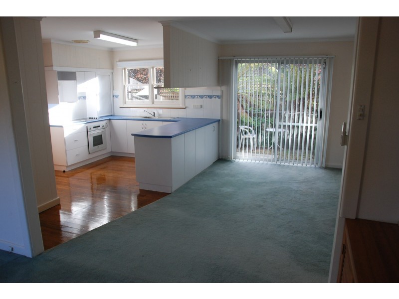 32 Corinna Road, Lindisfarne TAS 7015