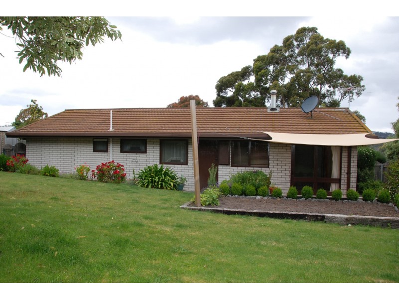 2 Wattle Street, Kingston TAS 7050