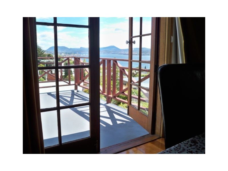 13 Wandeet Place, Sandy Bay TAS 7005