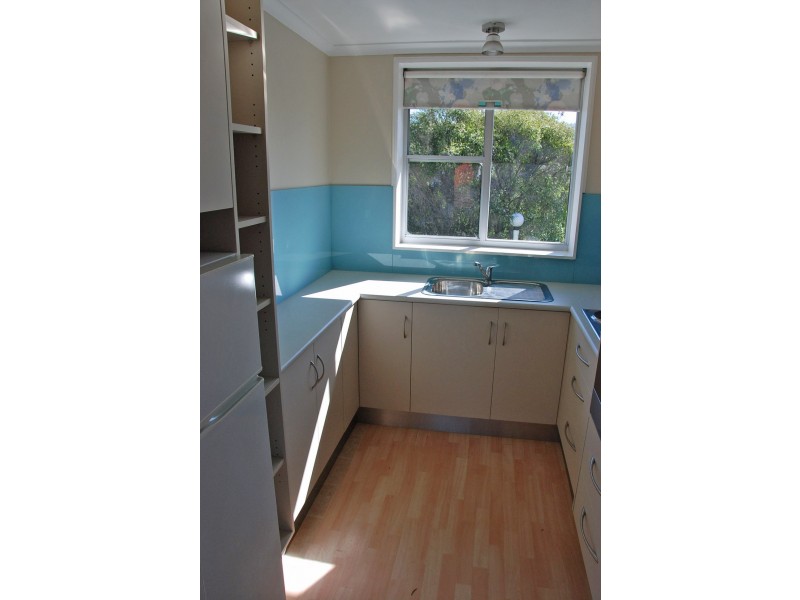 2/10 Lincoln Street, Lindisfarne TAS 7015