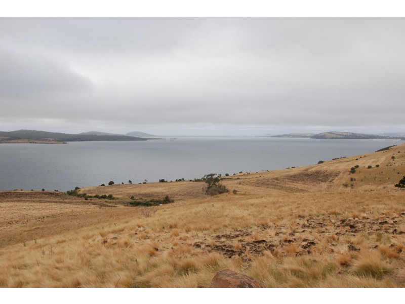 328 Droughty Point Road, Rokeby TAS 7019