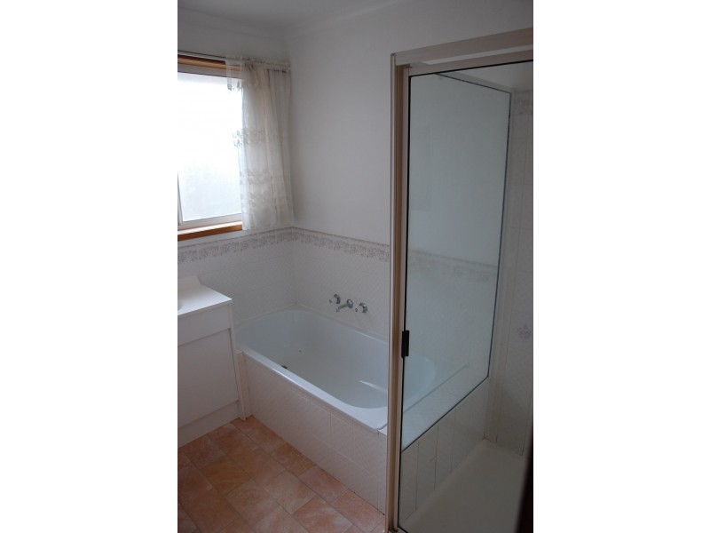 2/4 Lester Court, Kingston TAS 7050