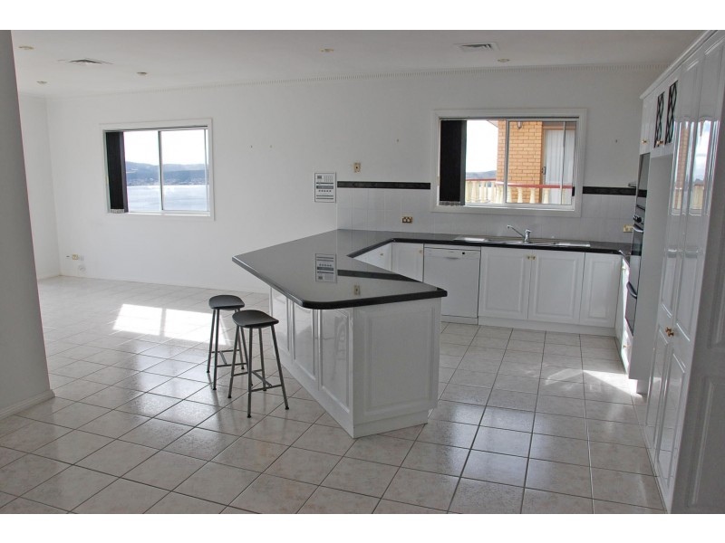 5 Amanda Crescent, Sandy Bay TAS 7005