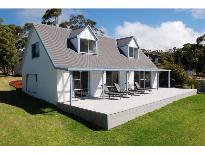 5 Bluff Road, Spring Beach TAS 7190