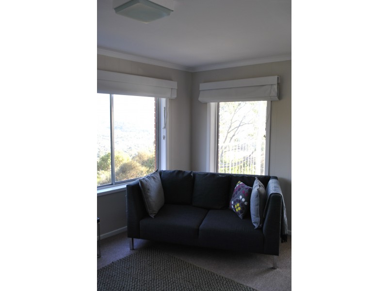 2/5 Castlereagh  Court, Lenah Valley TAS 7008