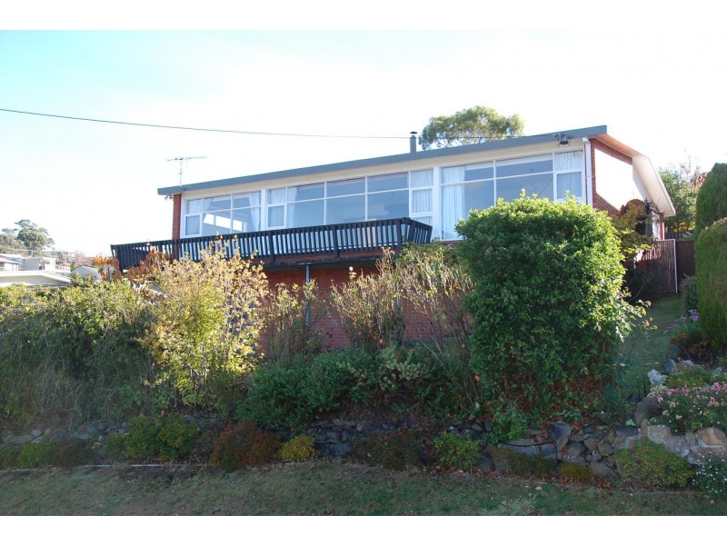 6 Monash Avenue, Lenah Valley TAS 7008