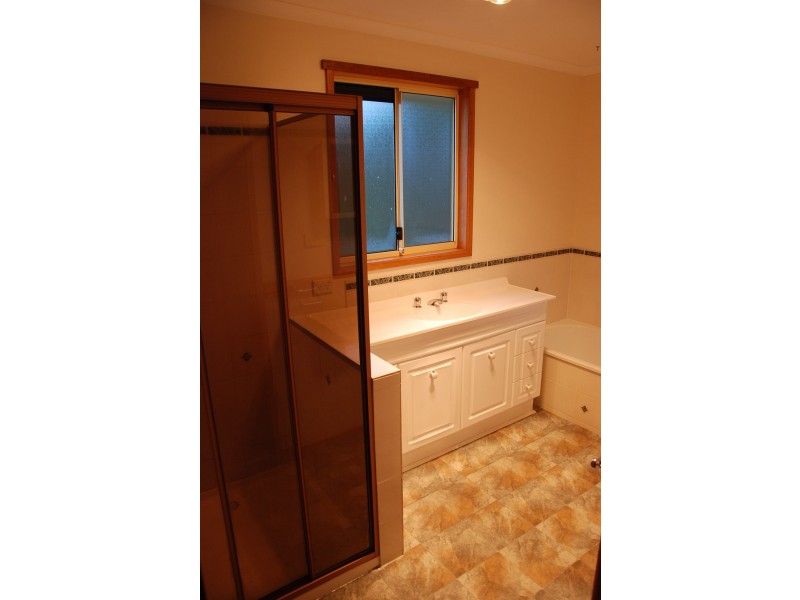 7  Esplanade, Lindisfarne TAS 7015