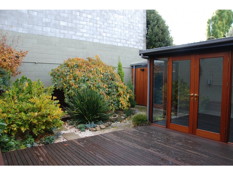 15 Strahan Street, North Hobart TAS 7000