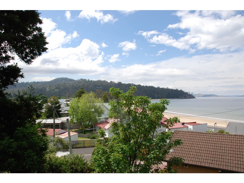 2/3 Ewing Street, Kingston Beach TAS 7050