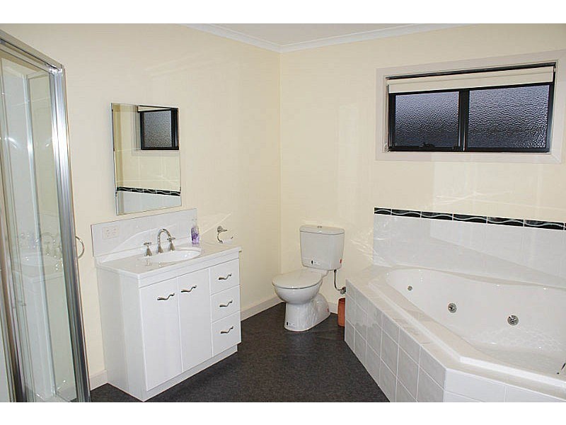 11 Crimson Drive, Margate TAS 7054