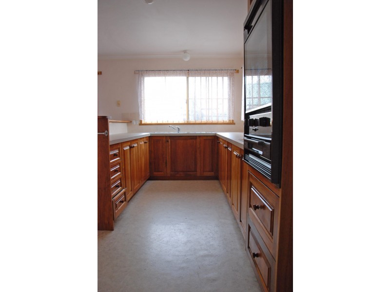 2/28 Beach Road, Kingston Beach TAS 7050