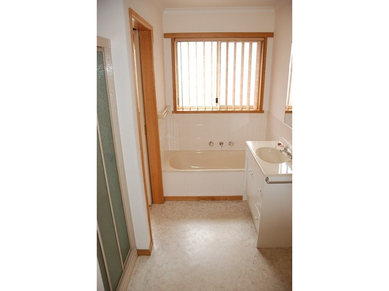 2/28 Beach Road, Kingston Beach TAS 7050