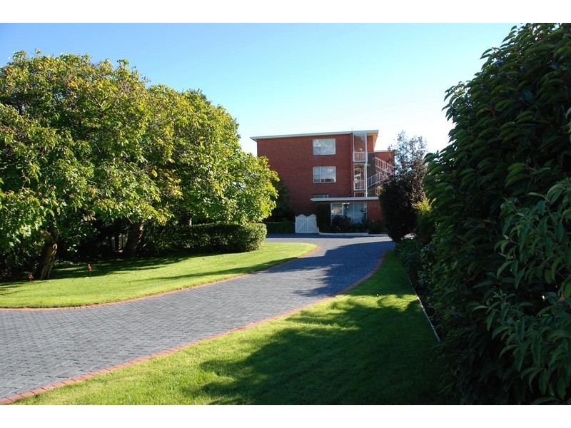 7/11 Beechworth Road, Sandy Bay TAS 7005