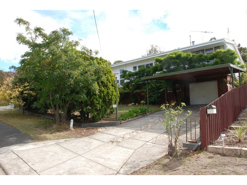 2 Selby Place, Lindisfarne TAS 7015