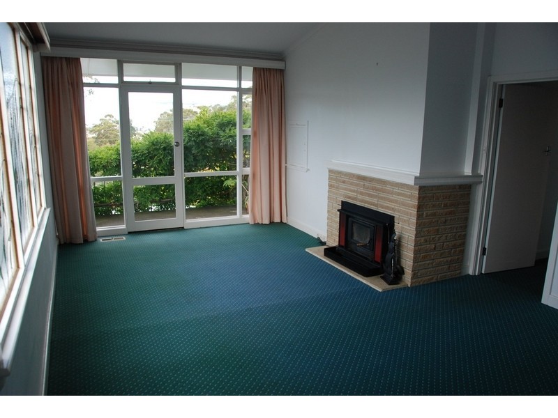 2 Selby Place, Lindisfarne TAS 7015