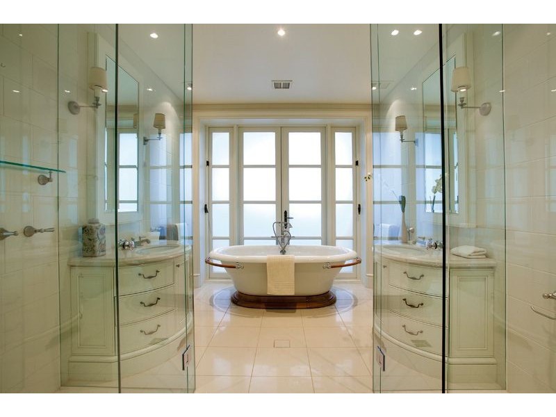 1/2 Lansell Road, Toorak VIC 3142