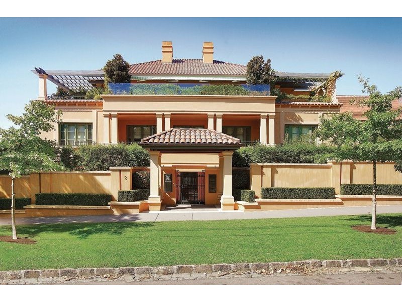 1/2 Lansell Road, Toorak VIC 3142