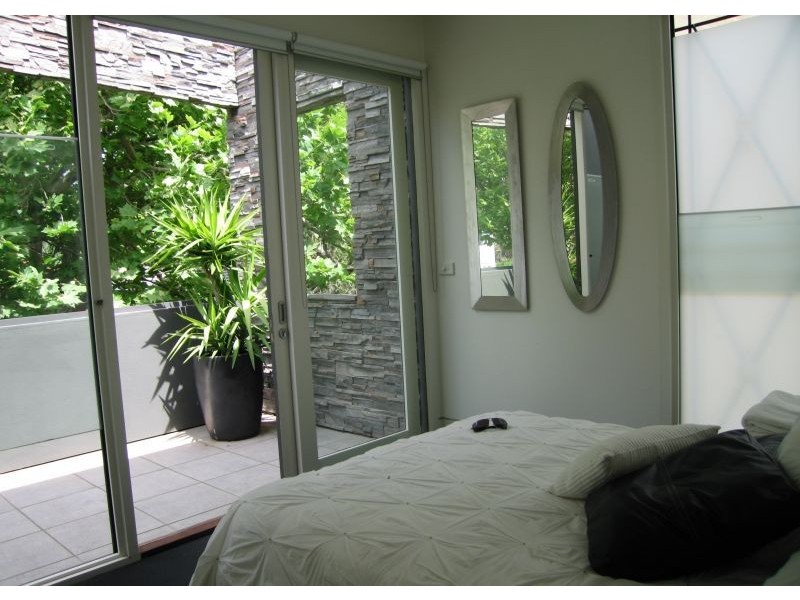 6 Glenhuntly Road, Elwood VIC 3184