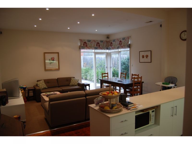 24 Irving Ave, Prahran VIC 3181