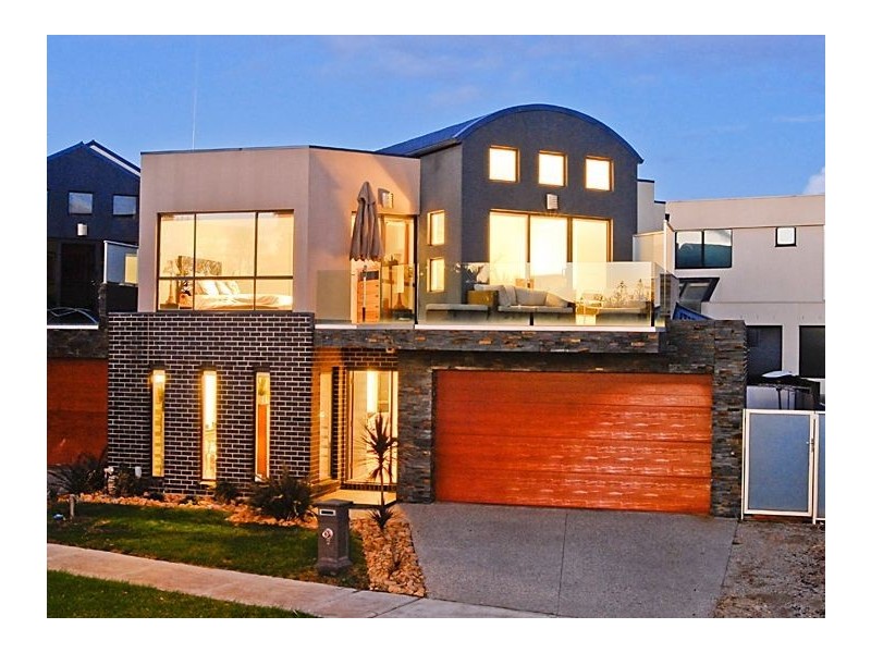 2 Seves Street, Altona VIC 3018