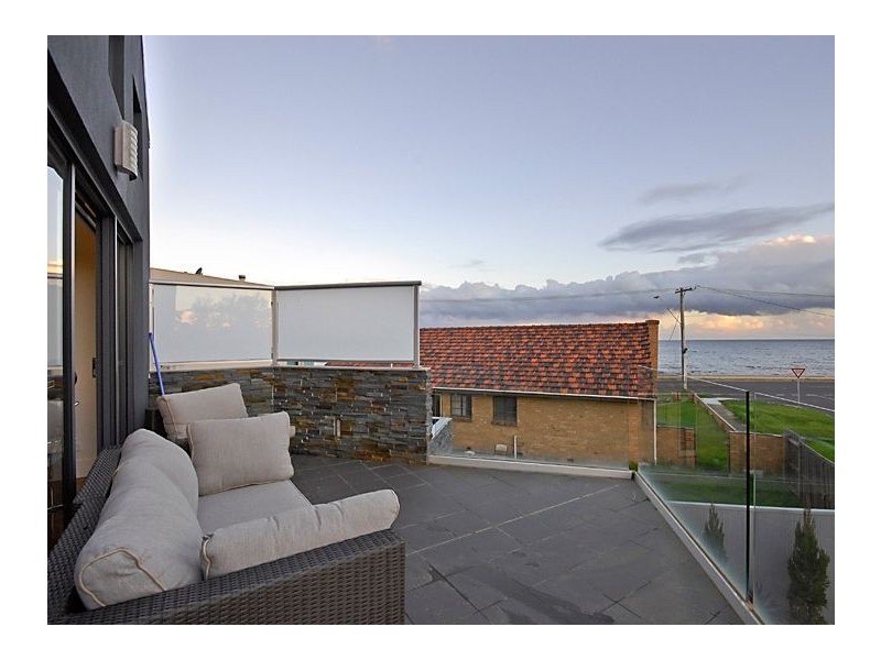 2 Seves Street, Altona VIC 3018