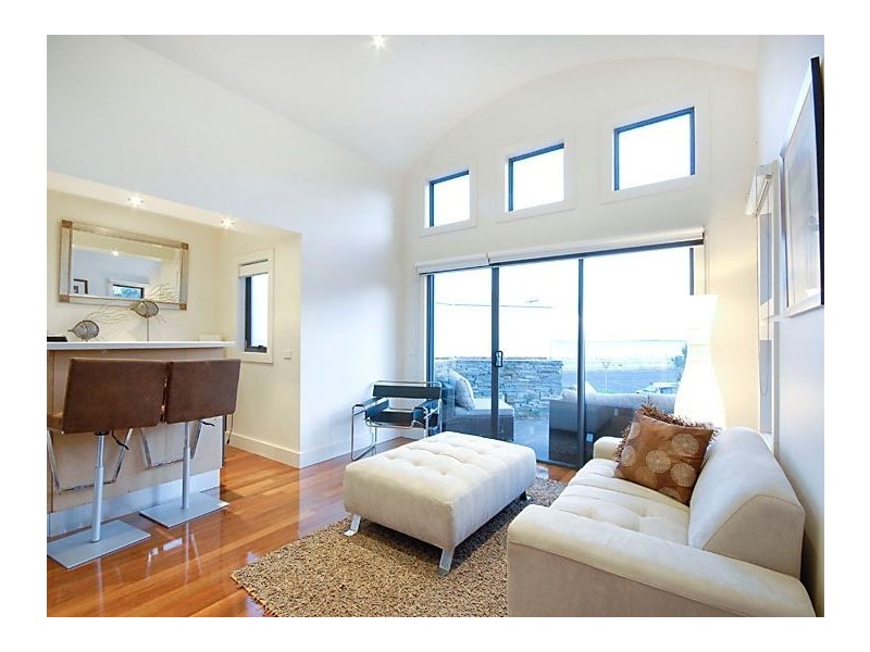 2 Seves Street, Altona VIC 3018