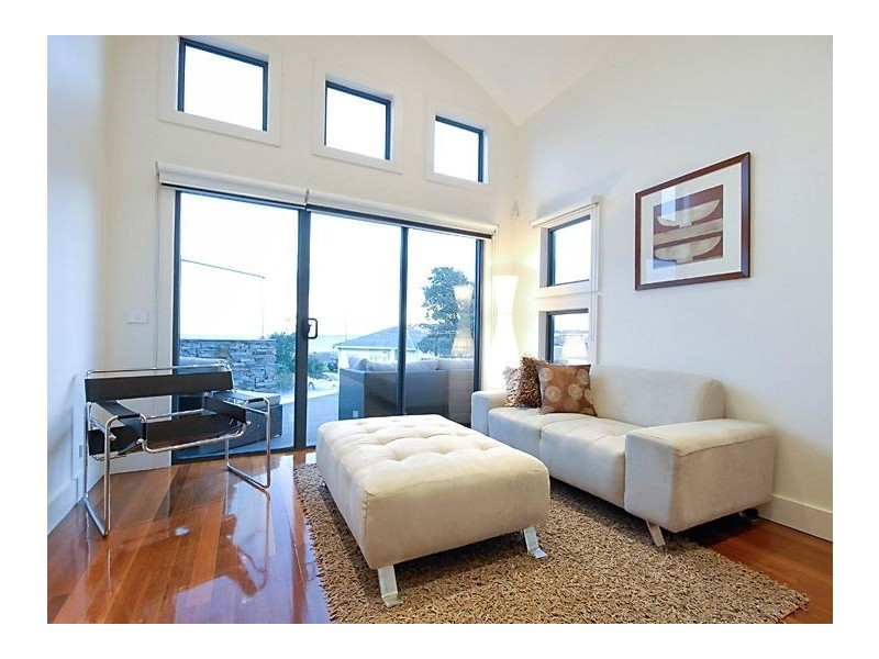 2 Seves Street, Altona VIC 3018