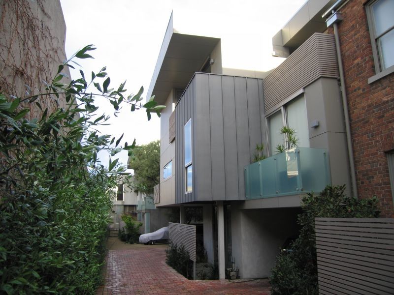 2/320 Drummond Street, Carlton VIC 3053