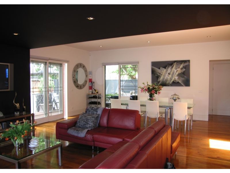 6 Glenhuntly Road, Elwood VIC 3184