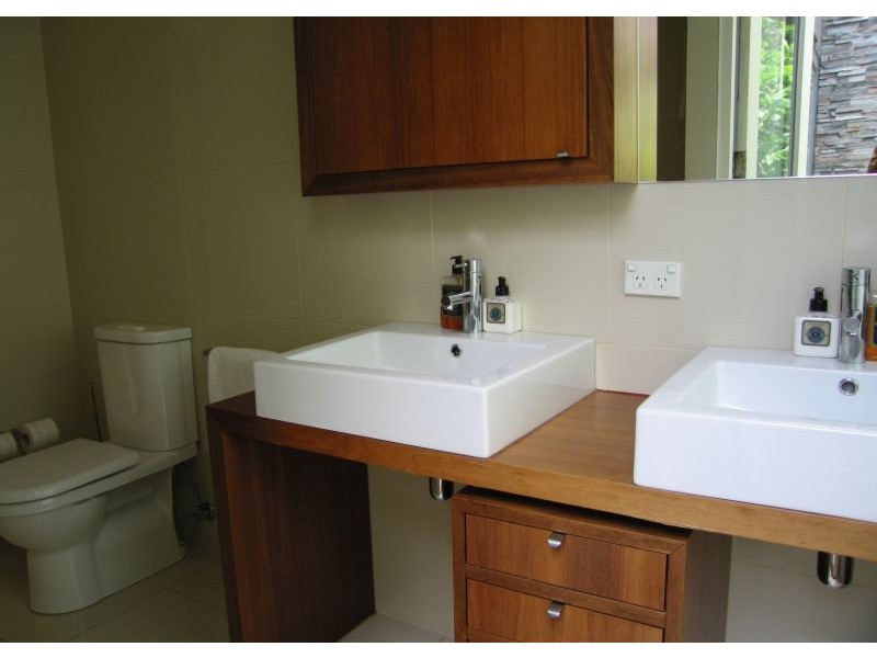 6 Glenhuntly Road, Elwood VIC 3184