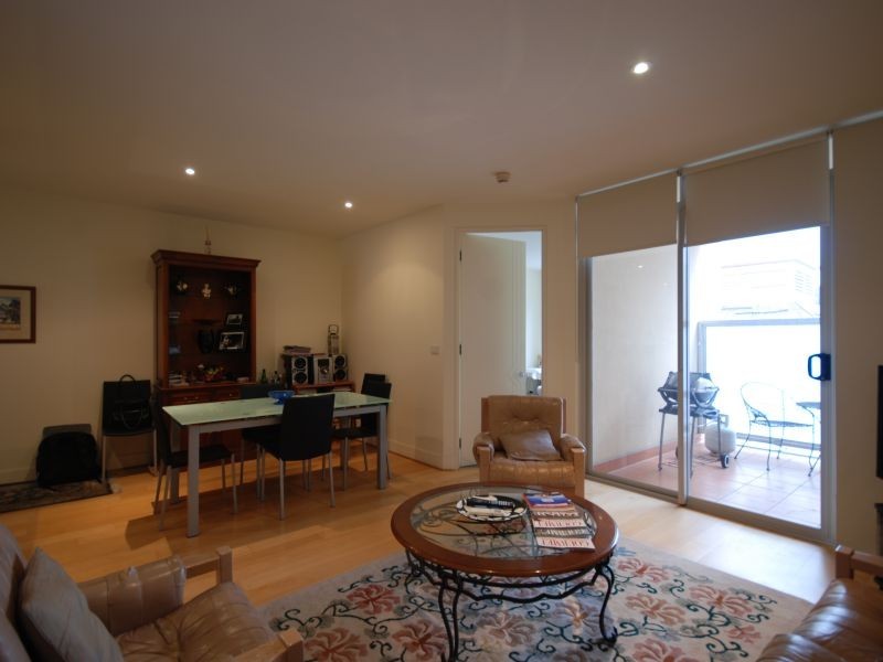 8/330 Drummond Street, Carlton VIC 3053