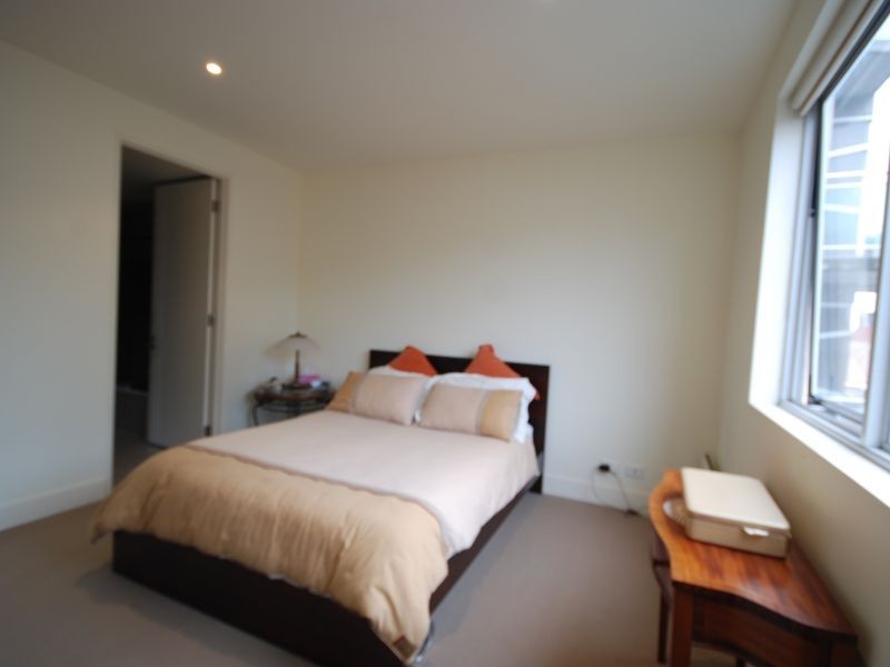 8/330 Drummond Street, Carlton VIC 3053