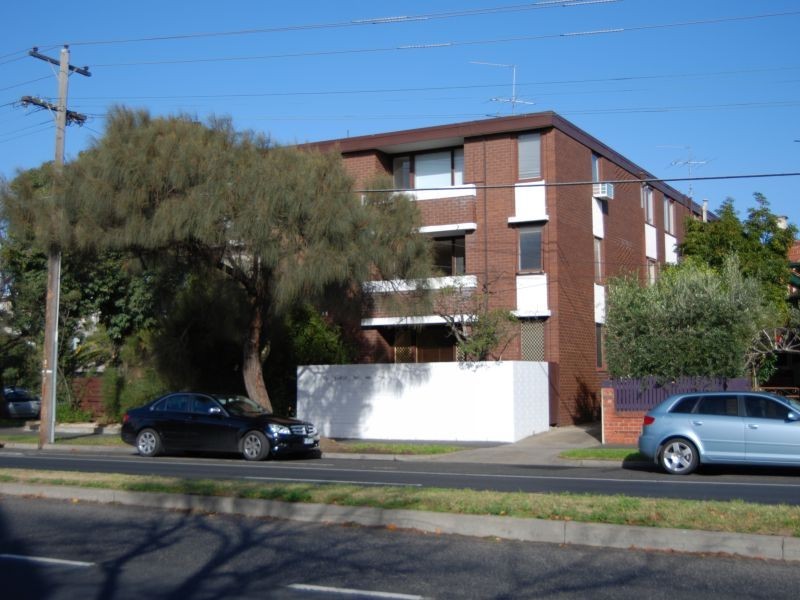 V14/211 Canterbury Road, St Kilda West VIC 3182