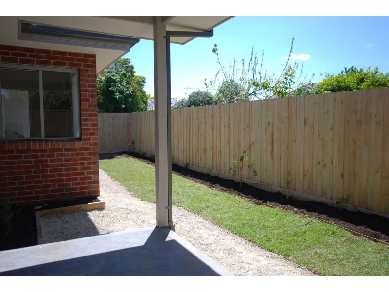 2/17 Douglas Street, Ashwood VIC 3147