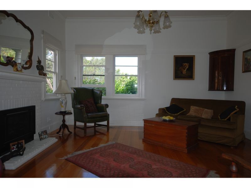 8 Saxby Road, Glen Iris VIC 3146