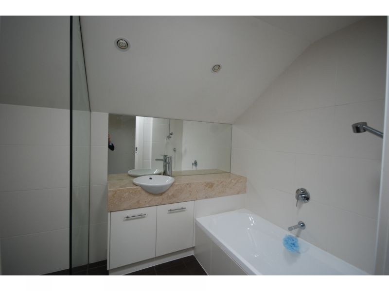 11 Hammerdale Avenue, St Kilda East VIC 3183