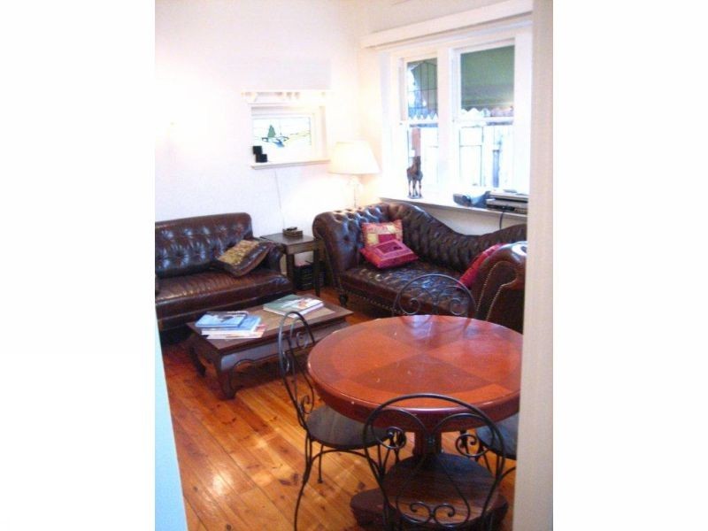 6 Hood Street, Elwood VIC 3184