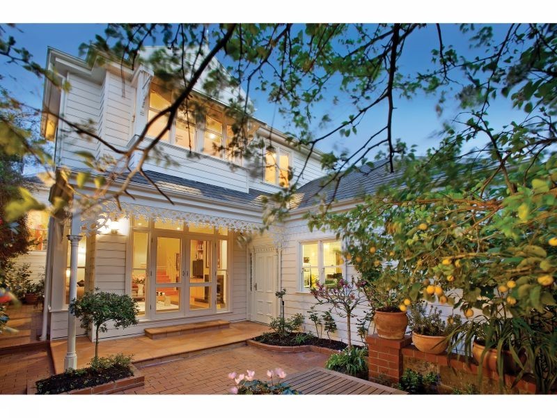 15 Lambeth Avenue, Armadale VIC 3143