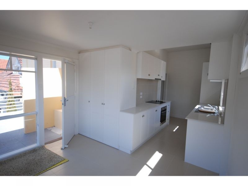 3/68 Marine Parade, Elwood VIC 3184