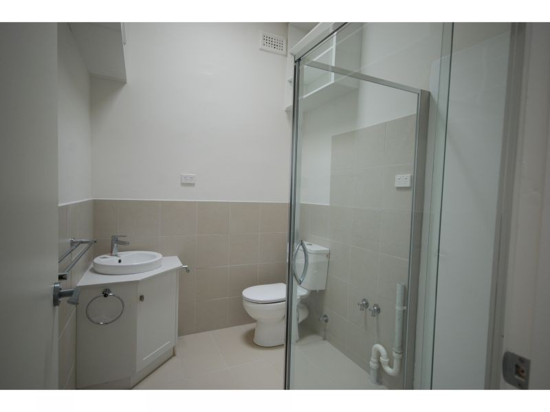 2/68 Marine Parade, St Kilda VIC 3182