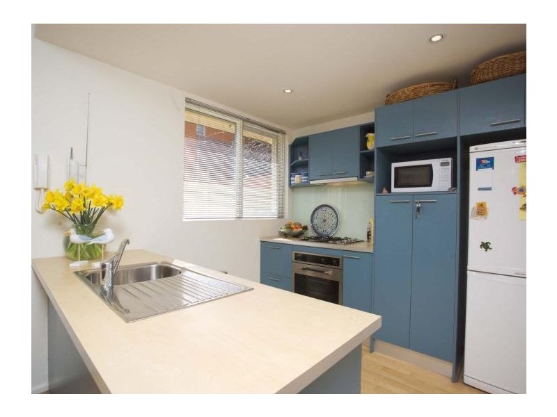 2/10 Burnett Street, St Kilda VIC 3182