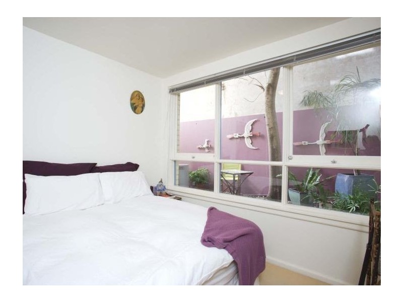 2/10 Burnett Street, St Kilda VIC 3182