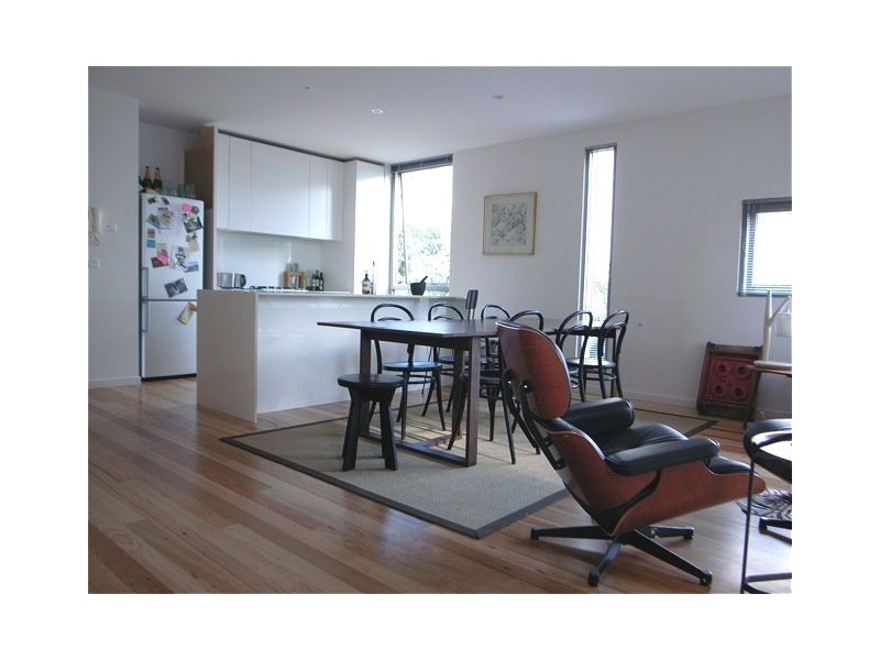 2/320 Drummond Street, Carlton VIC 3053