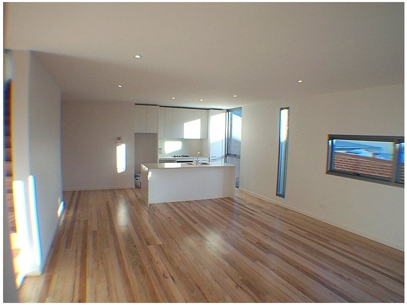 2/320 Drummond Street, Carlton VIC 3053