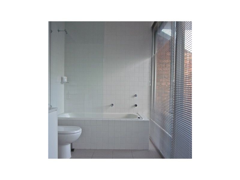 2/320 Drummond Street, Carlton VIC 3053